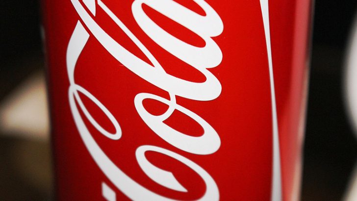ビットコインで購入できる「コカ・コーラ」自動販売機はハッカー自作【動画あり】