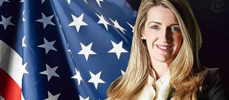 Kelly-Loeffler-US-Flag