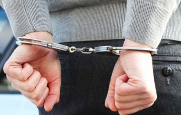 コインチェックのNEM盗難事件で「初の逮捕者」日本在住の男性2人に不正交換の容疑
